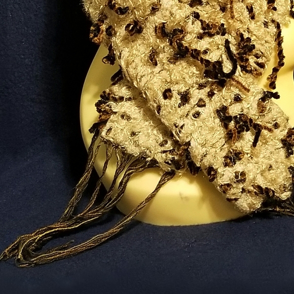 Textured Skinny Scarf With Fringe - Picture 7 of 7